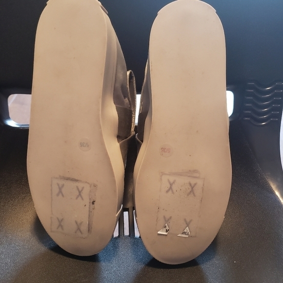 Mercedes Castillo MC Jamilla Slip On Sneakers - Picture 9 of 11